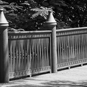 Nashville-Zoo-Bridge-BW_R732004v1