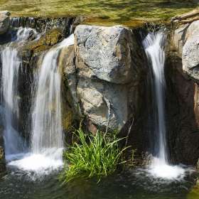Nashville-Zoo-Waterfall-1_R732006