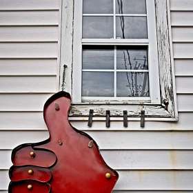 12th-St-South-Thumbs-Up_R732981